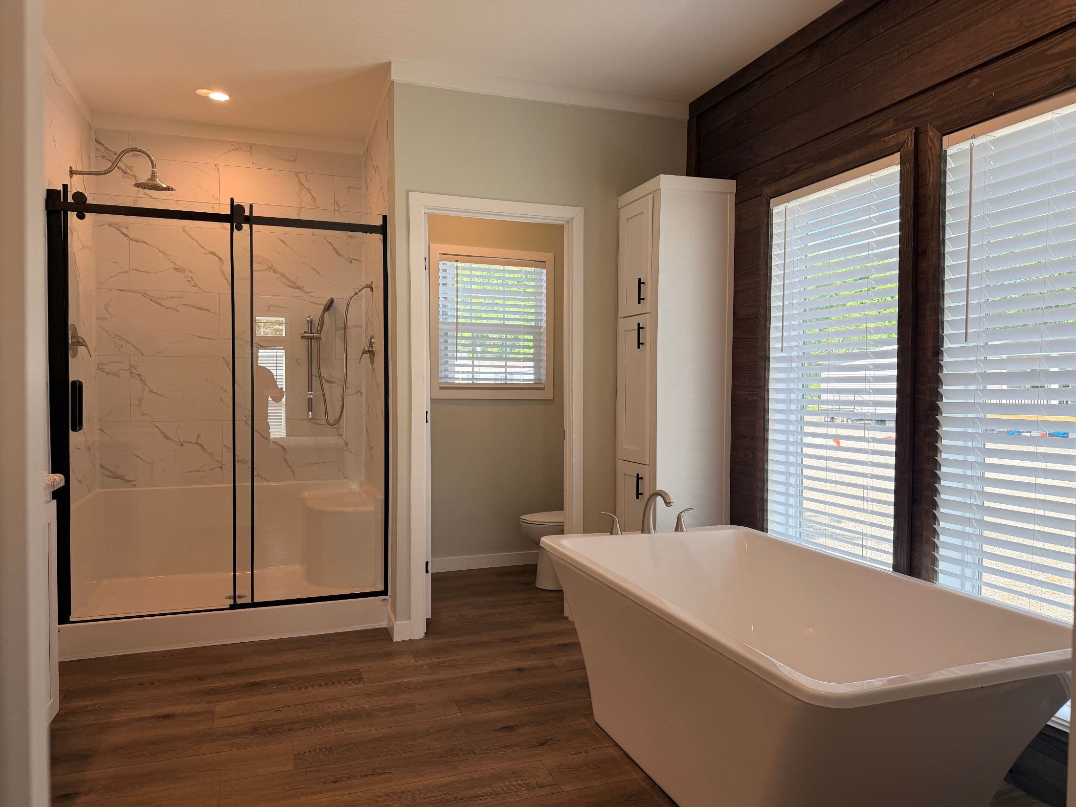 The black pearl  home features