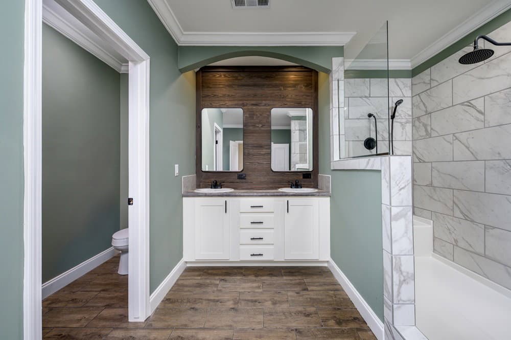 Marathon bathroom home features