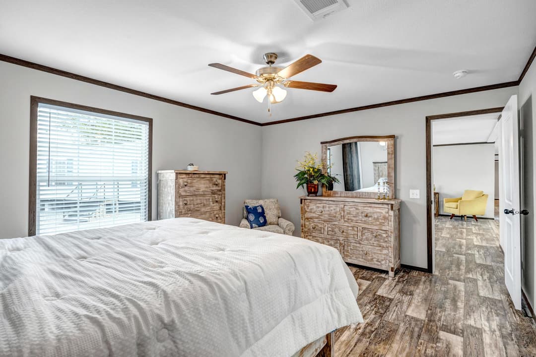 The emerald bedroom home features