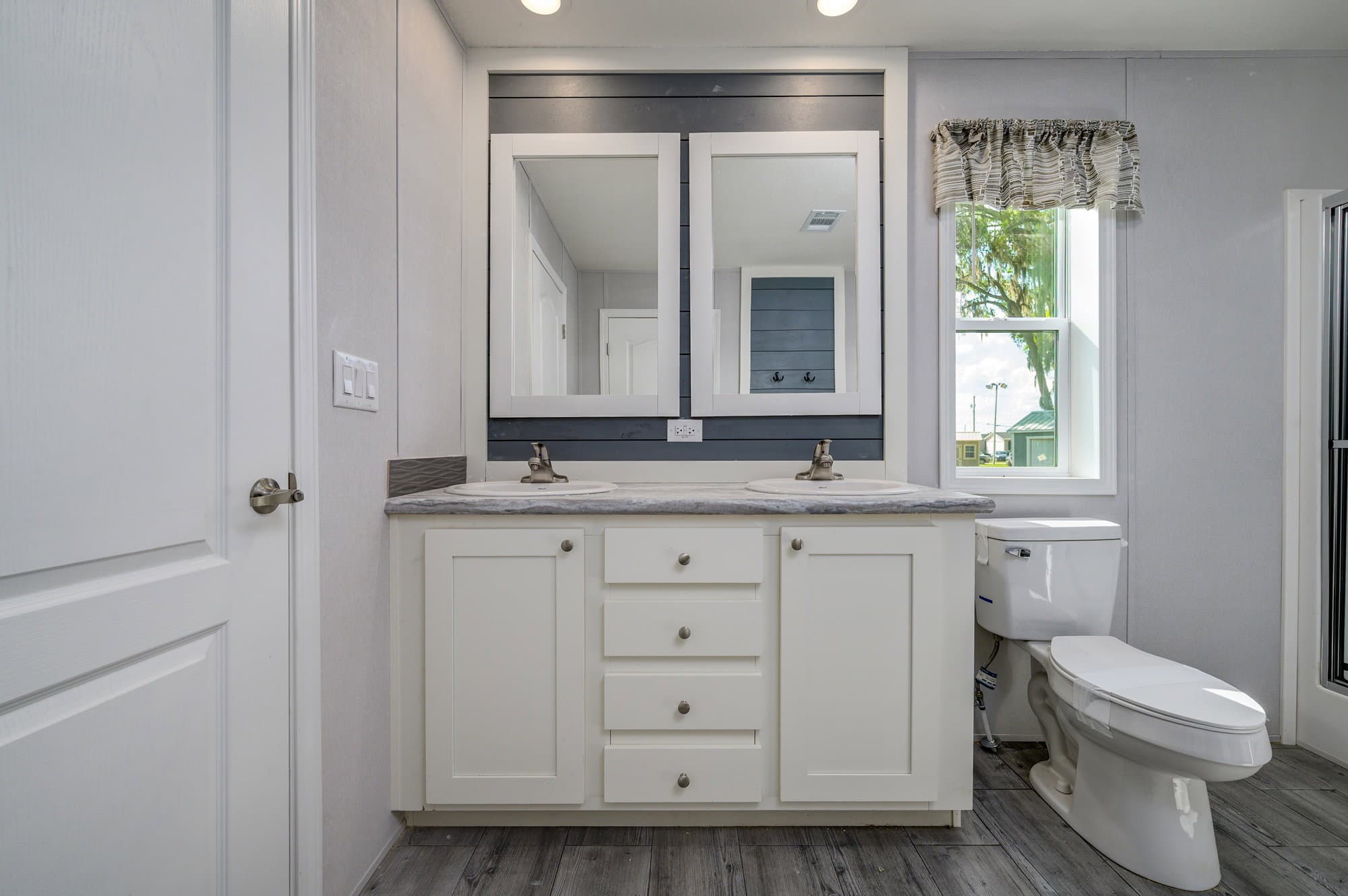 Marco 60 bathroom home features