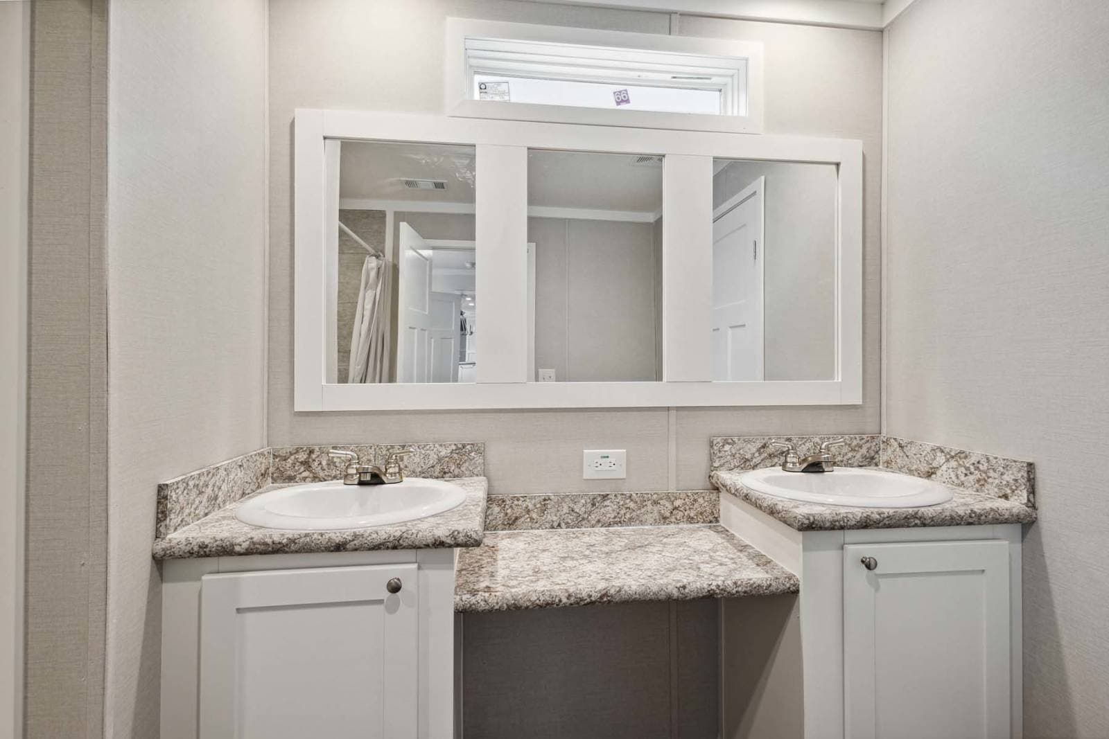 Grand slam 1676480 bathroom home features