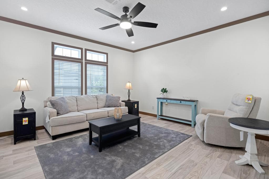 The topaz  home features