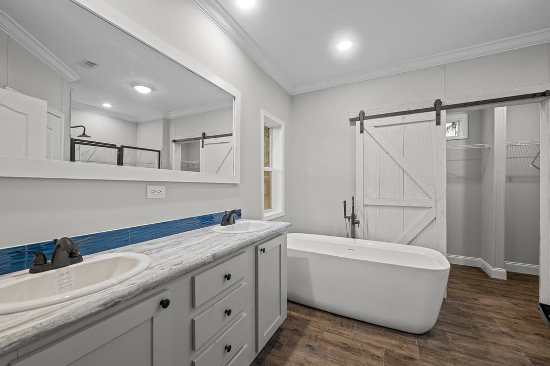 Merritt island bathroom home features