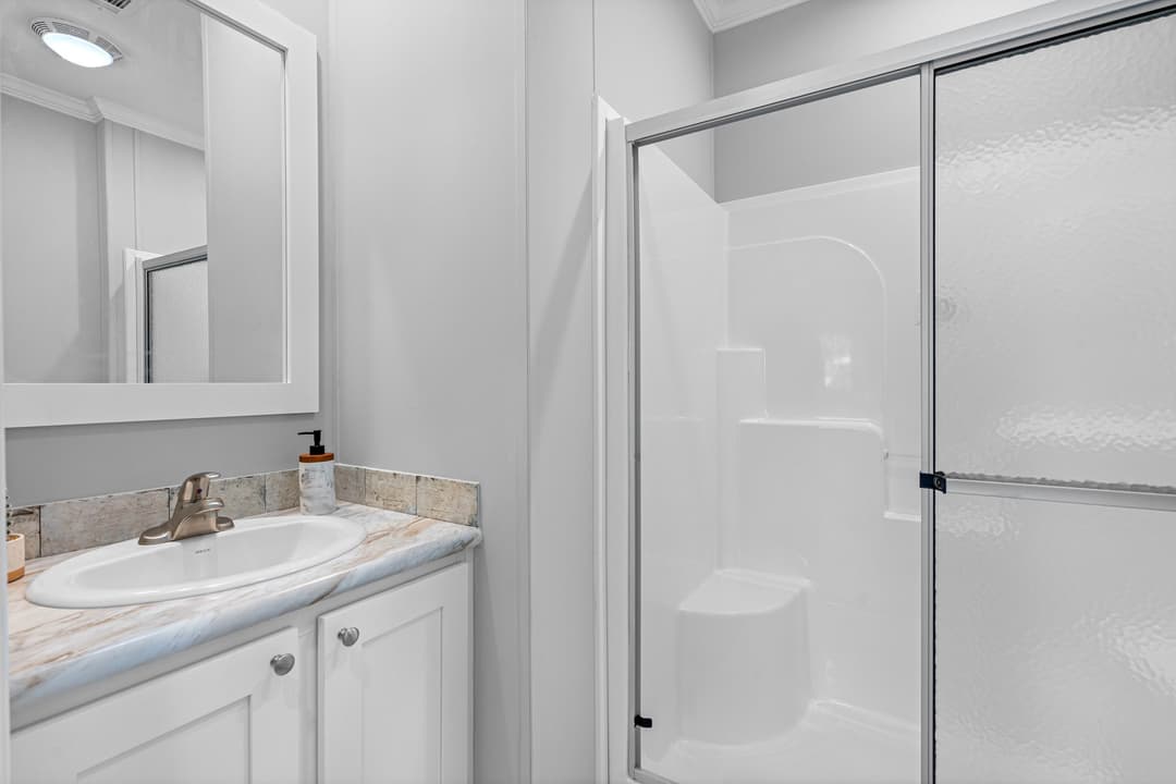 Daisy bathroom home features