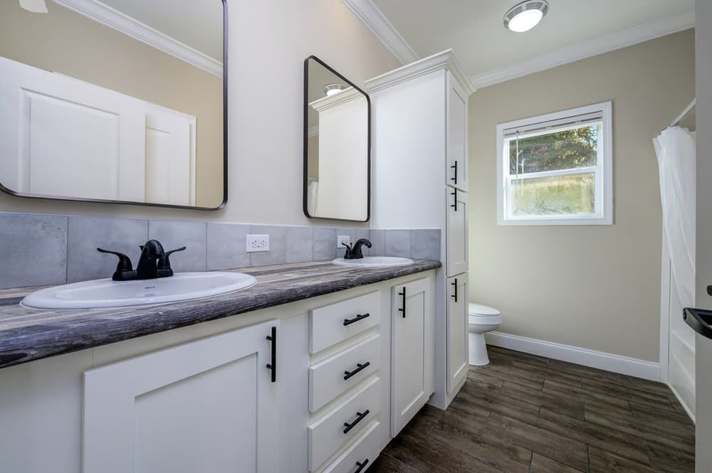 Marathon bathroom home features