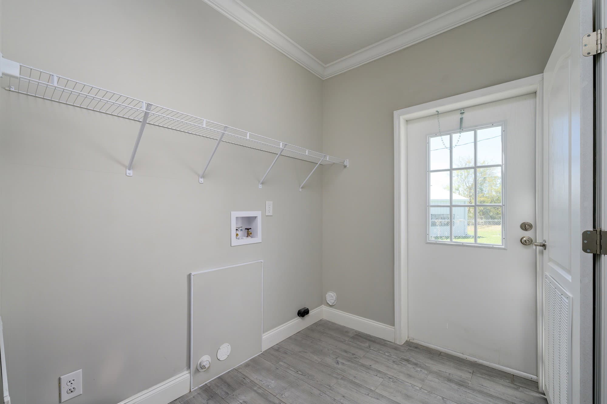 Loki interior home features