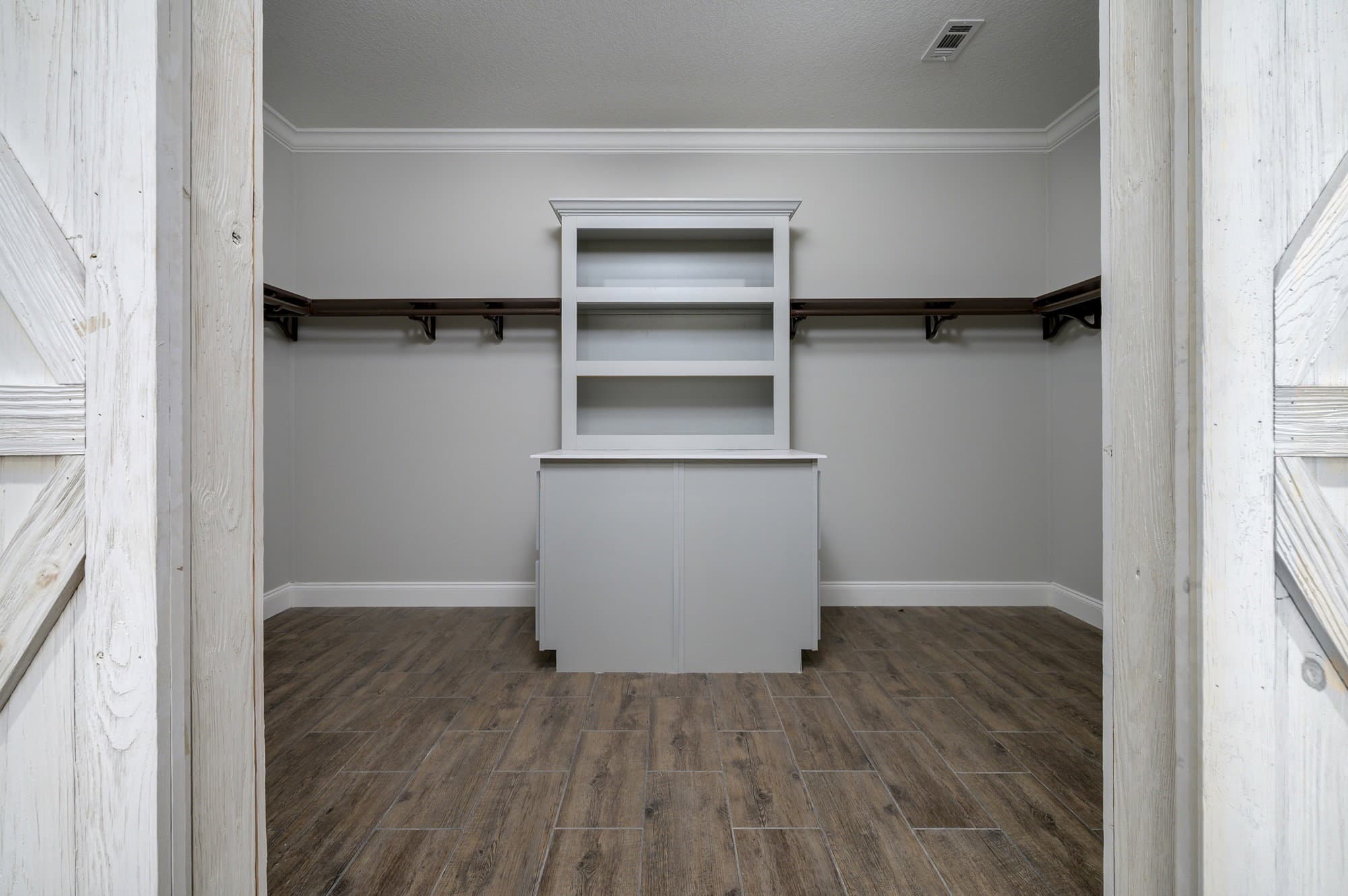 Key largo interior home features