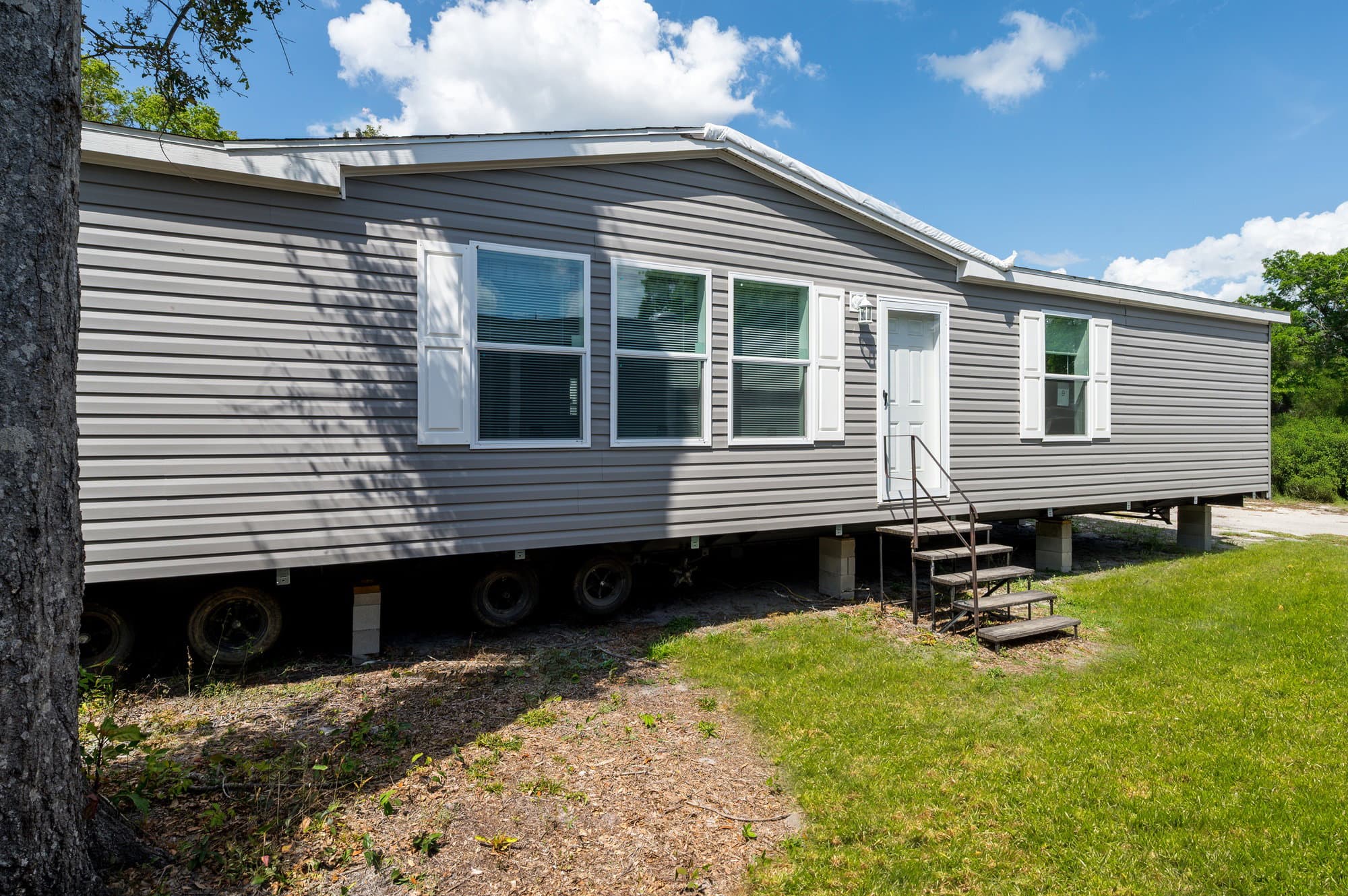 Marco 60 exterior home features