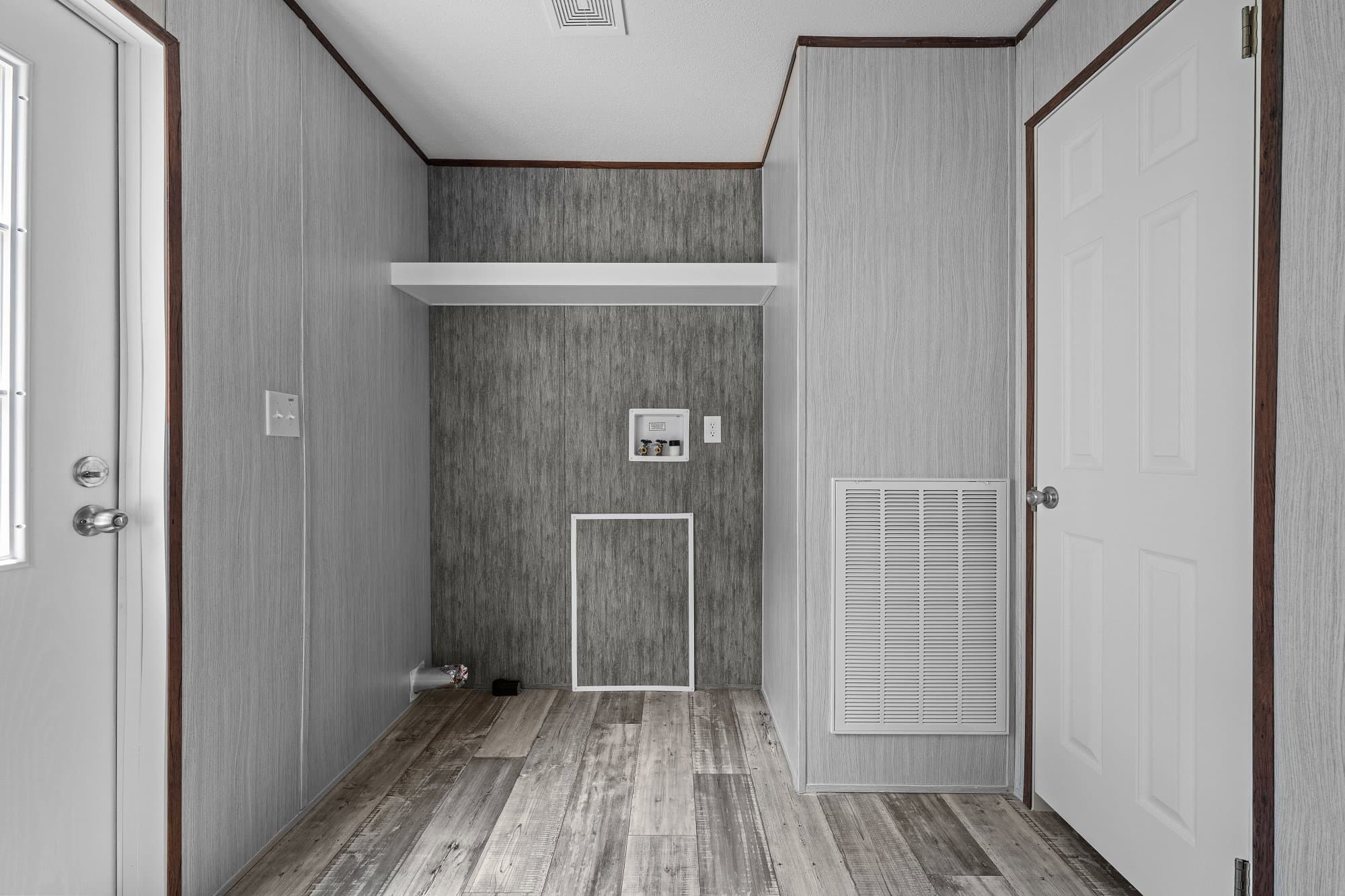 Nitro interior home features