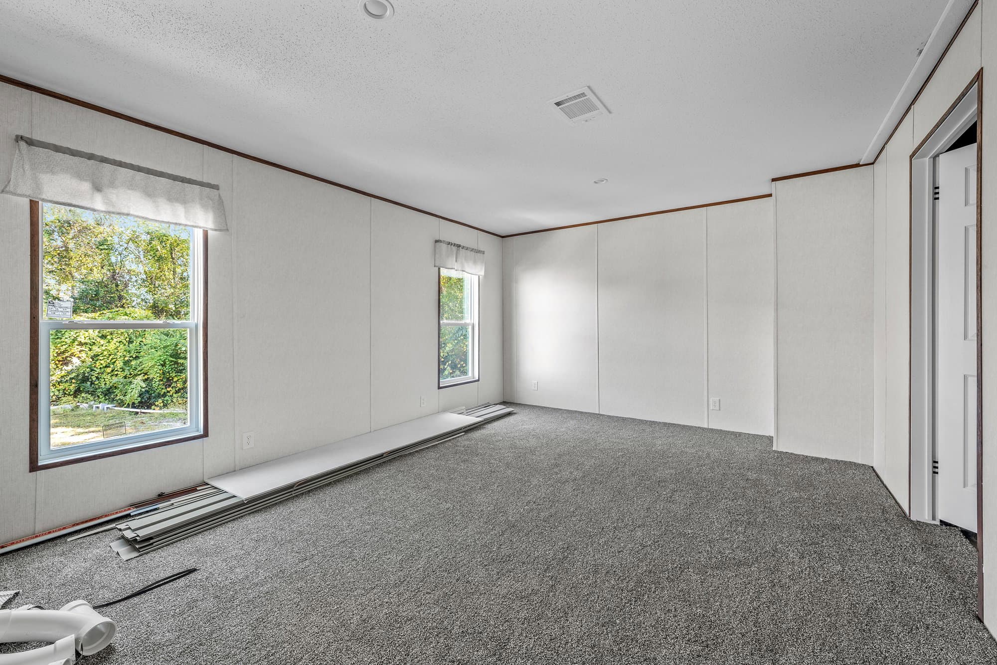 Mj bedroom home features