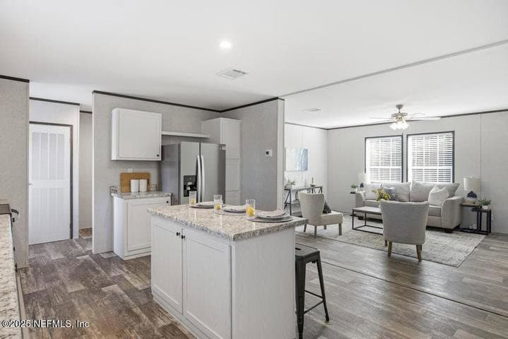 The topaz  home features