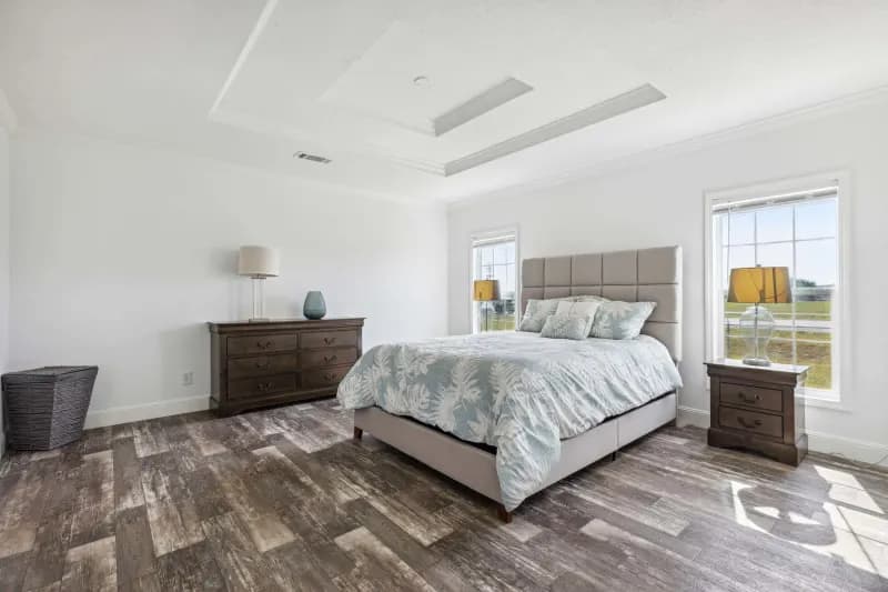 Freedom 3276517 bedroom home features