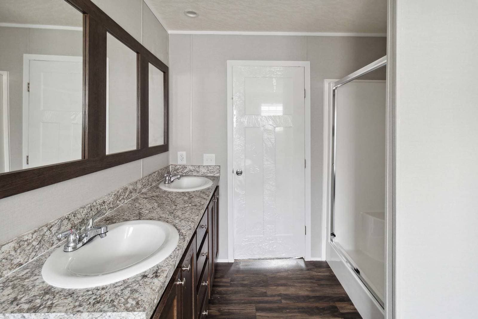 Home run 3272228 bathroom home features