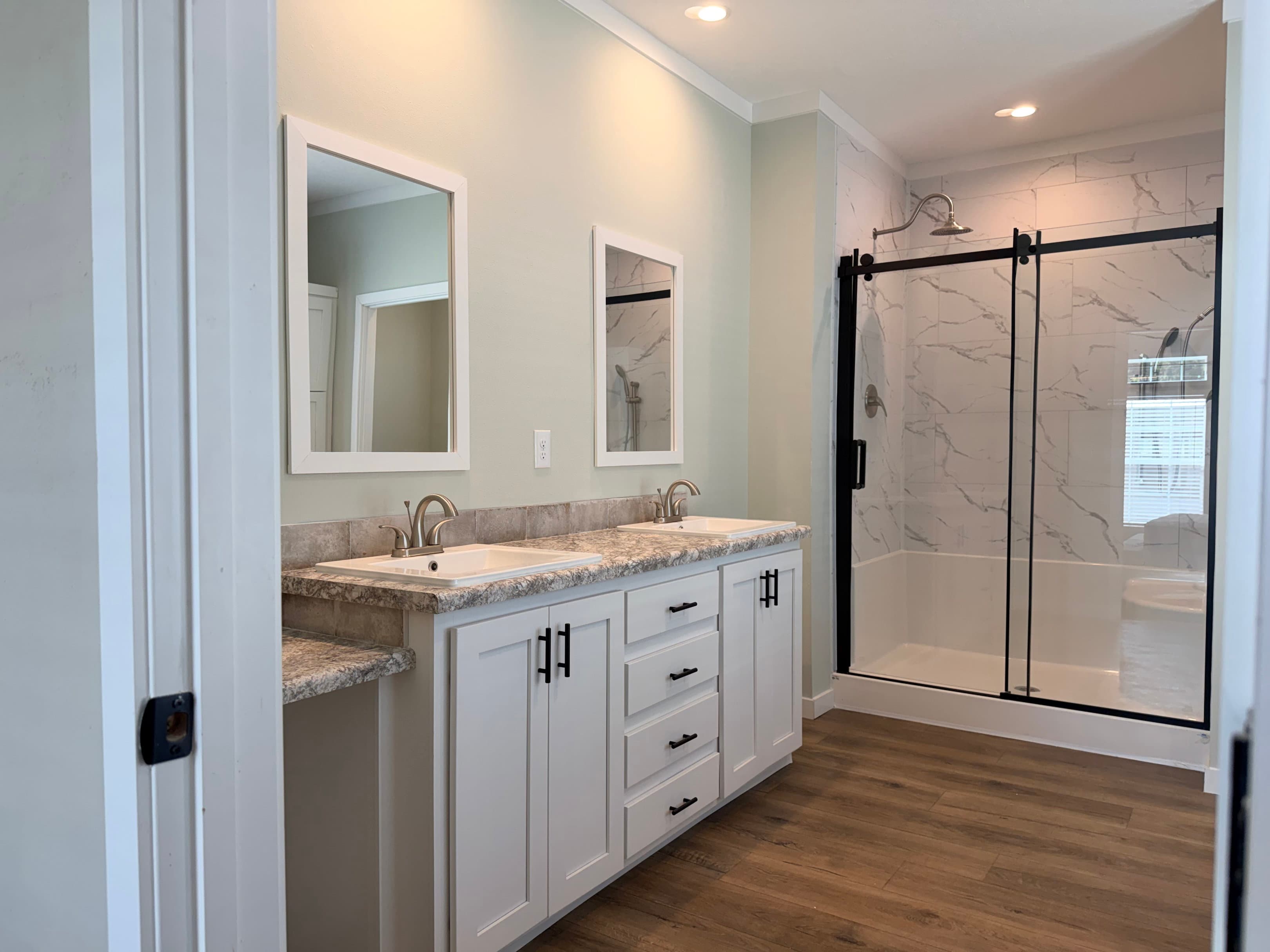 The black pearl  home features