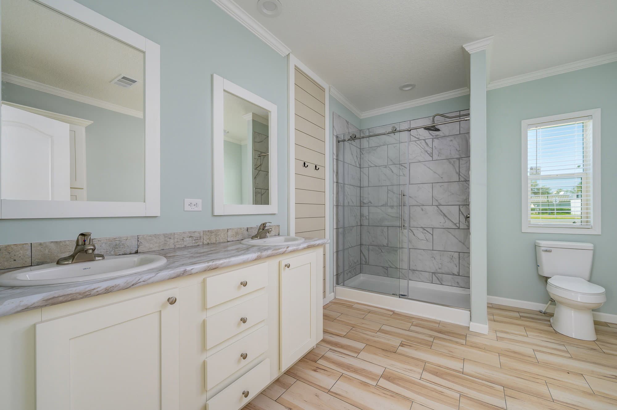 Serenity bathroom home features