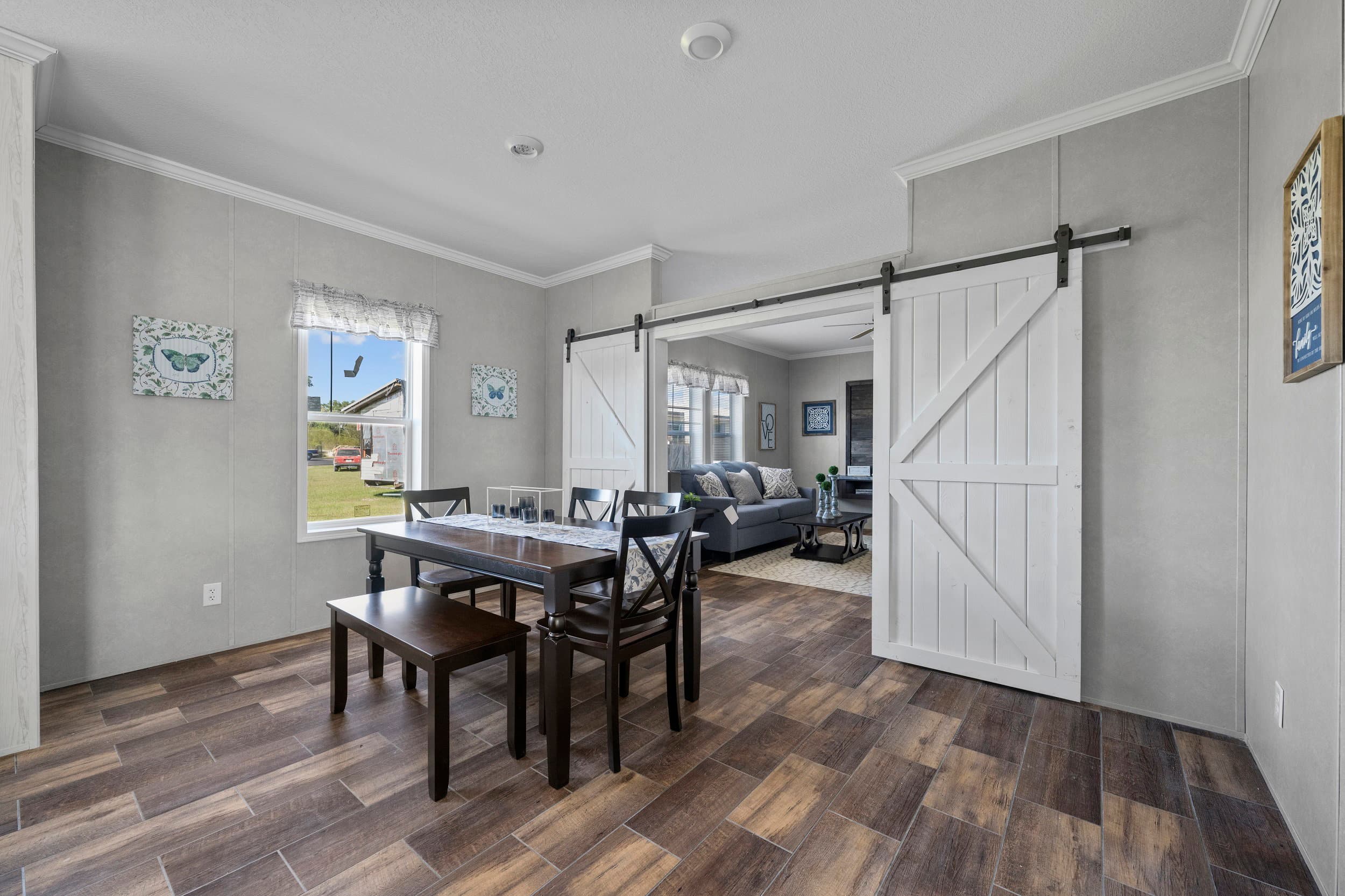 Keaton w/activity room interior home features