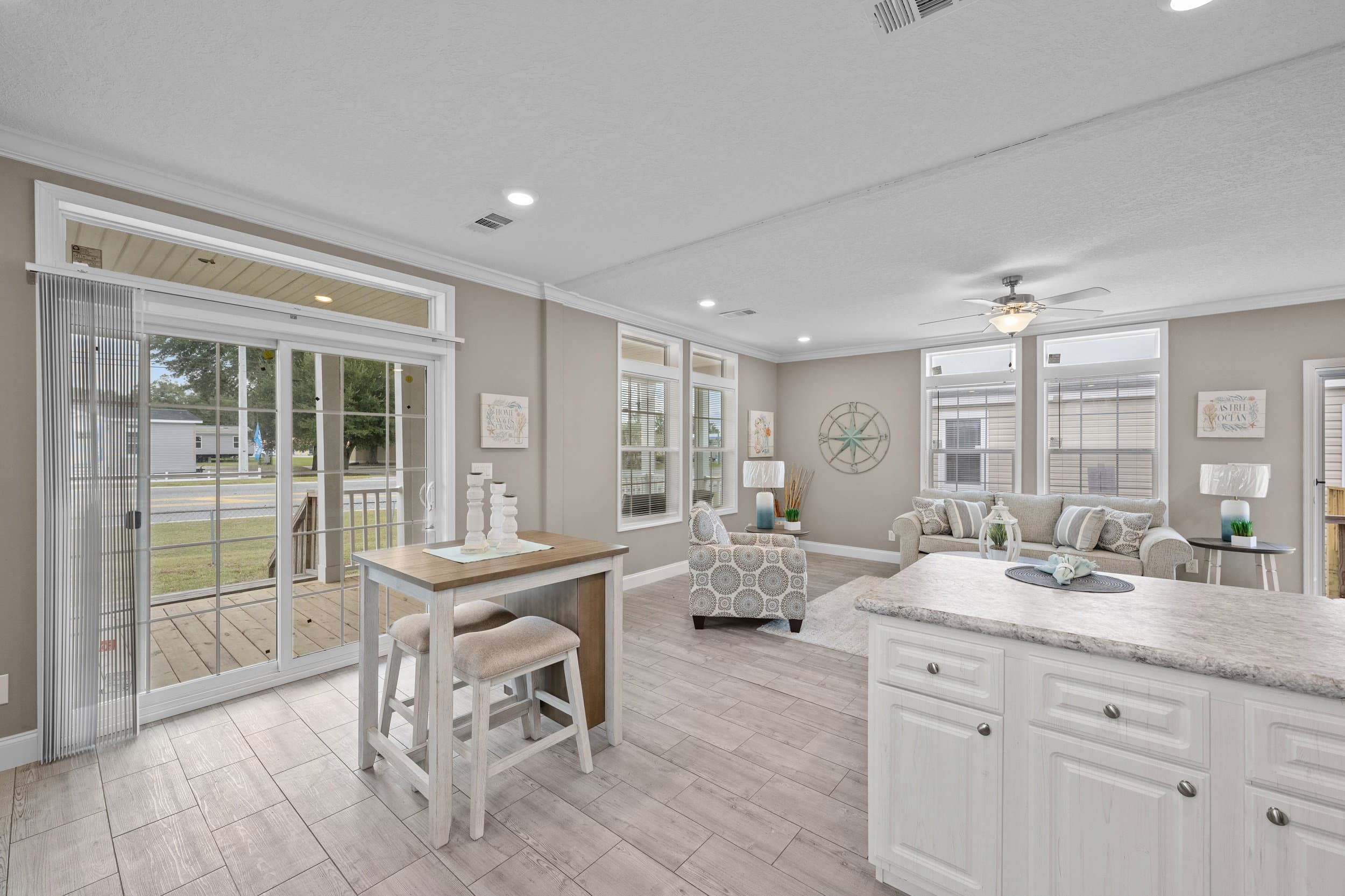 Siesta interior home features