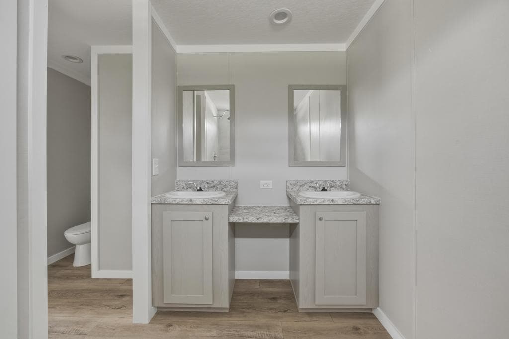 The crystal  home features