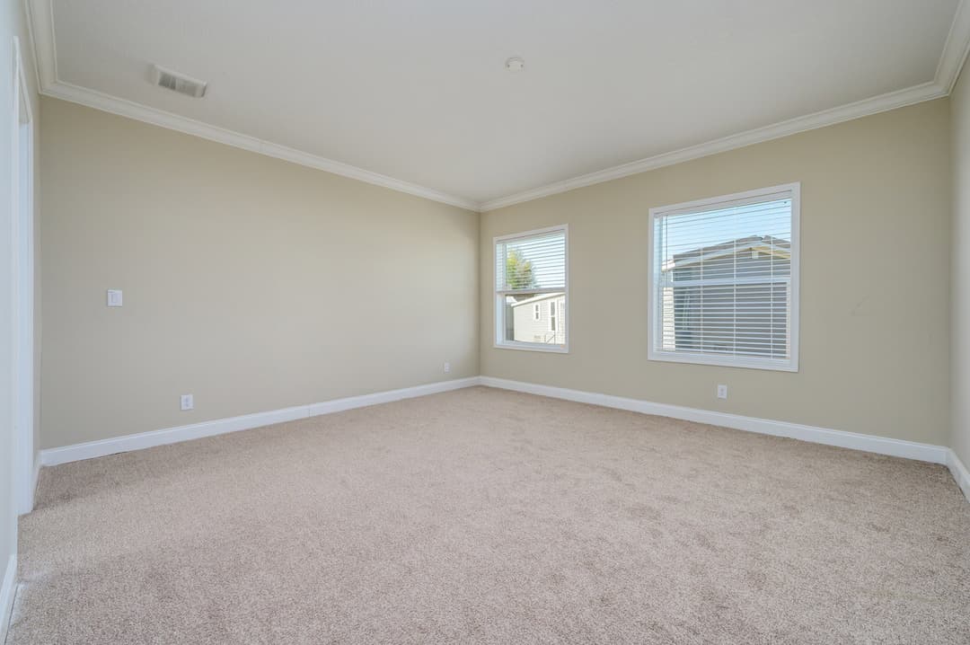 Big mullet bedroom home features